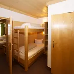 Hotel Thomsn & 3*
