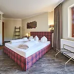 Thomsn & 3* Saalbach-Hinterglemm