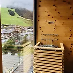 Hotel Thomsn & 3*