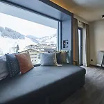 Hotel Thomsn & 3*