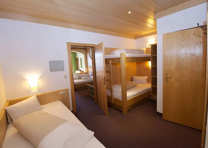 Hotel Thomsn & 3*