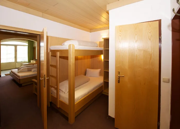 Hotel Thomsn & 3*