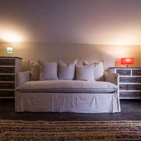 Hotel Thomsn & 3*