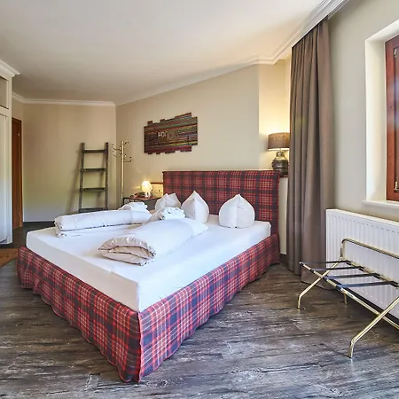 Thomsn & 3* Saalbach-Hinterglemm