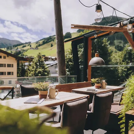 Thomsn & 3* Saalbach-Hinterglemm